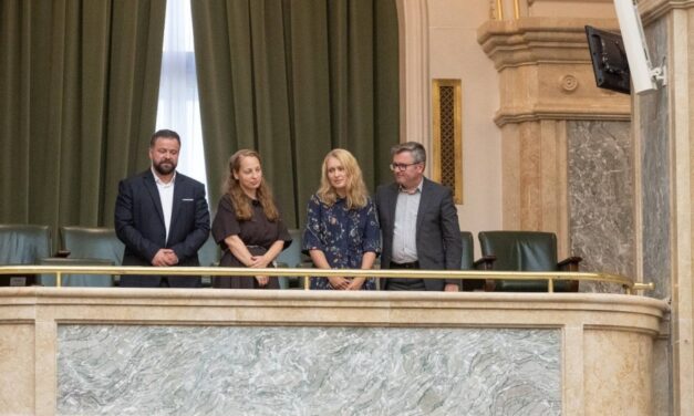 Senatul României face scut în jurul familiei Samson: Senatorul Ionel Carp susţine repatrierea urgentă a minorelor Sara şi Tiana
