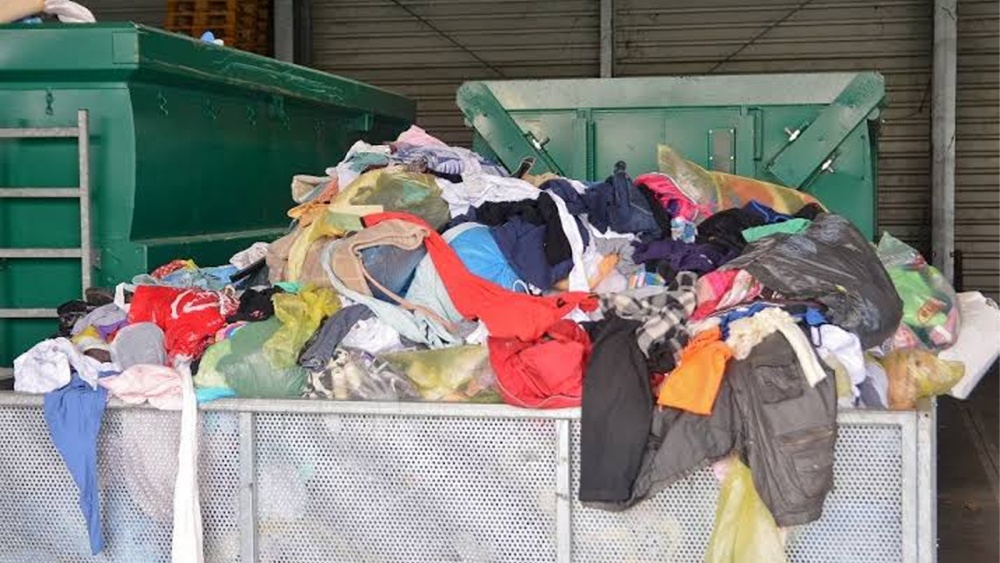 Primăria Jurilovca reaminteşte locuitorilor regulile pentru colectarea separată a deşeurilor textile