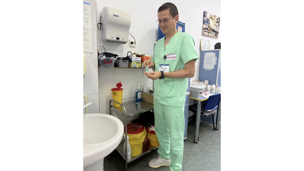 Grevă japoneză şi în spitalele din Tulcea şi Măcin. Sindicaliştii din Sanitas poartă ecusoane, dar continuă să lucreze