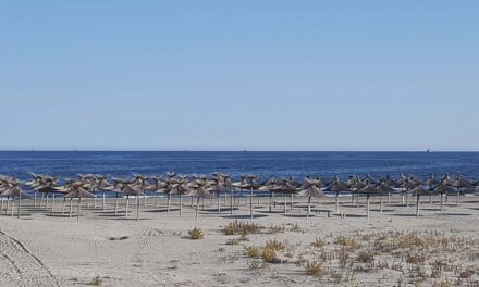 Peste 200 de persoane evacuate preventiv de pe plajele din Sulina, Sfântu Gheorghe şi Gura Portiţei