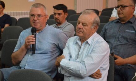 Primarul comunei Sarichioi, Vitali Finoghen: „Înţelegem pe deplin necesitatea păstrării rusticului în interiorul Deltei, dar unele reguli aplicate zonelor limitrofe sunt realmente absurde”