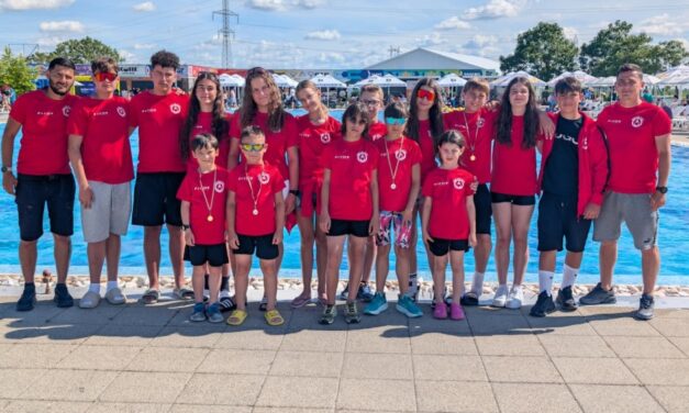 Triatloniştii de la Aqua Vita Delta Tulcea, aur şi bronz la Campionatul Naţional de Triatlon în Bazin Supersprint