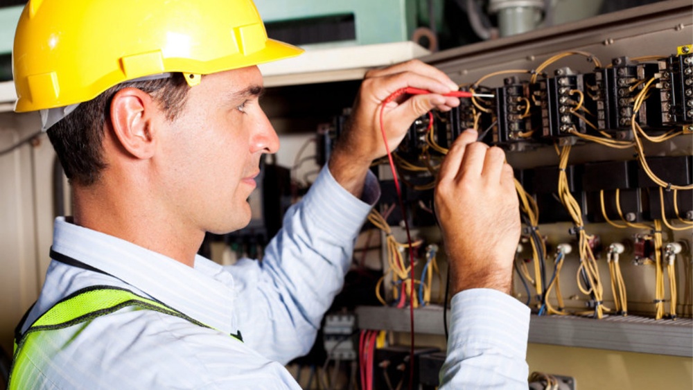 14 şomeri tulceni se pot înscrie gratuit la cursul de electrician de întreţinere în construcţii