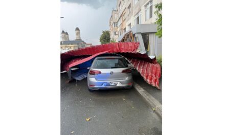 Acoperişurile de pe blocuri, la control. Primăria Tulcea a notificat asociaţiile de proprietari să le verifice legalitatea
