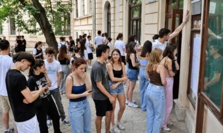 Doi elevi ai Colegiului Naţional „Spiru Haret” au obţinut cea mai mare notă la examenul de Bacalaureat – 9,86