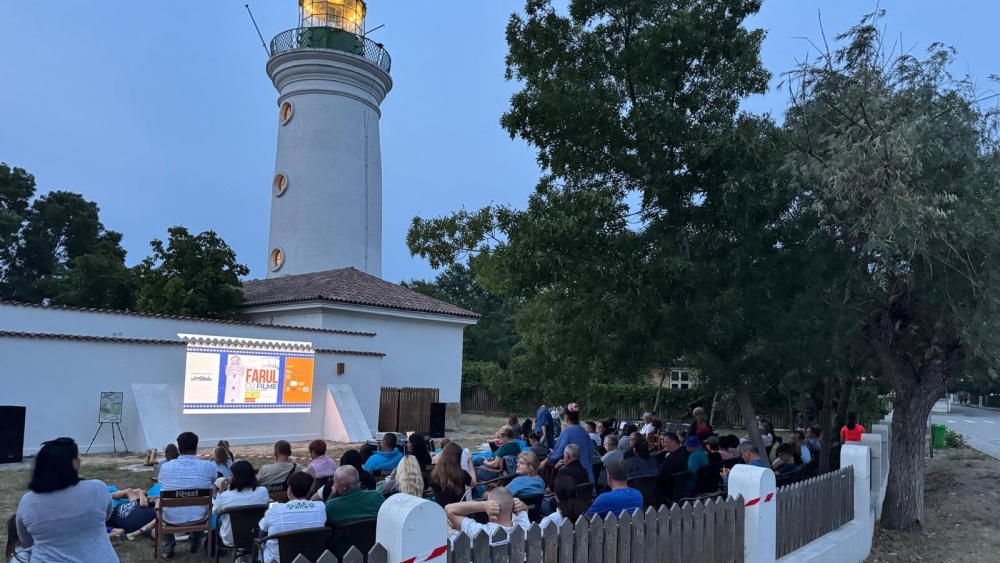 Farul cu Filme revine la Sulina. Patru seri de proiecţii gratuite sub cerul liber, în august