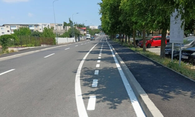 Strada Eternităţii a fost finalizată. Primarul Ştefan Ilie, explicaţii pentru tulcenii care critică amenajarea pistei pentru biciclete: „Ca să primim aceşti bani, câteva condiţii au fost obligatorii, iar una dintre ele a fost şi marcarea unor piste de biciclete”