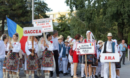 Tulcea devine capitala folclorului internaţional: Festivalul „Peştişorul de Aur” aduce tradiţia în inima oraşului