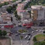 A fost turnat asfaltul în sensul giratoriu de pe Isaccei