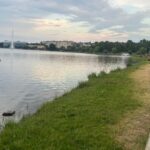 Fără scăldat şi plimbat cu barca pe Lacul Ciuperca în weekend. Salvamarul este în concediu