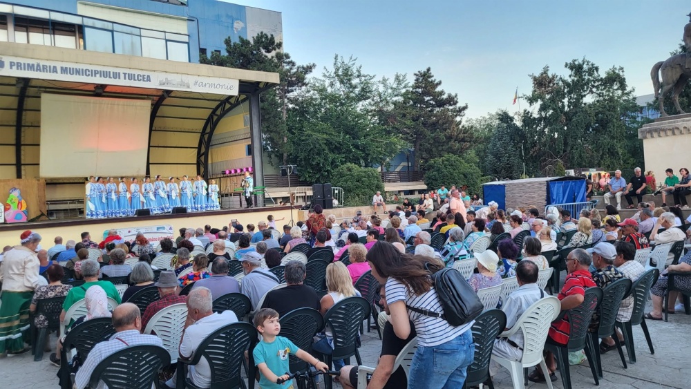 Festivalul Săptămâna Interetnică ajunge la ediţia XXI şi aduce şapte seri dedicate diversităţii culturale la Tulcea