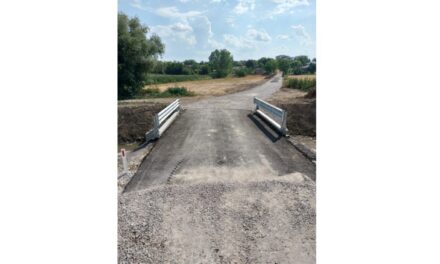 Lucrările de pietruire şi amenajarea unui nou podeţ din Cataloi au fost finalizate