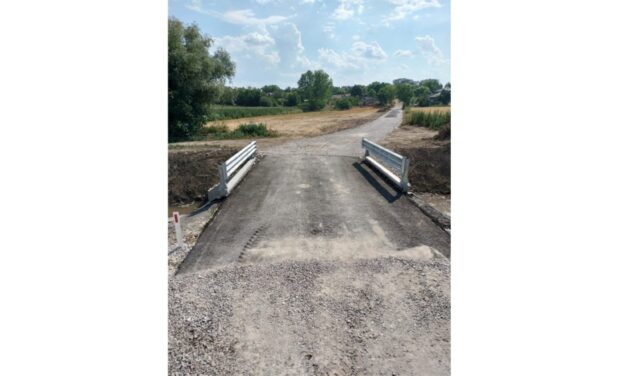 Lucrările de pietruire şi amenajarea unui nou podeţ din Cataloi au fost finalizate