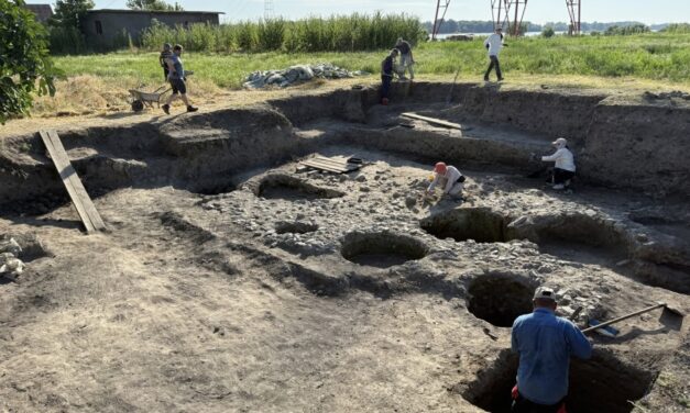 Morminte, sute de artefacte şi o structură romană din secolul I p.Chr., descoperite în campania arheologică 2026 de la Cetatea Noviodunum