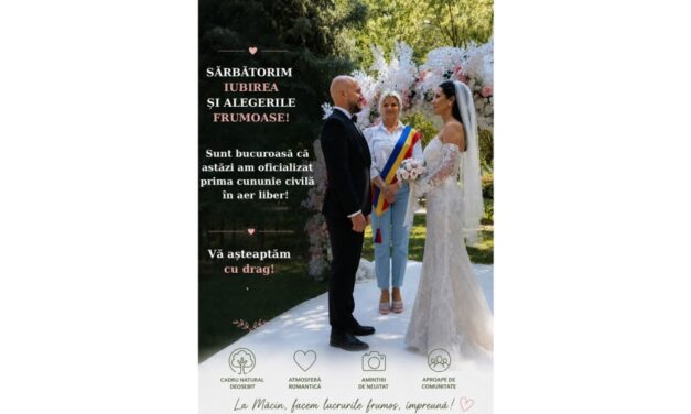 Prima cununie civilă oficiată în curtea Primăriei Măcin