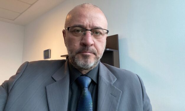 Decanul Baroului Tulcea, Felix Andrei, după atacul asupra ambulanţei din Cluj: „Dezinformarea online nu este o problemă virtuală, ci pune vieţi în pericol”