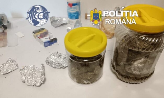 Tânăr de 23 de ani, reţinut pentru trafic de droguri. A fost prins în flagrant cu 200 de grame de canabis, la Cataloi