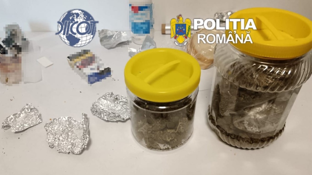 Tânăr de 23 de ani, reţinut pentru trafic de droguri. A fost prins în flagrant cu 200 de grame de canabis, la Cataloi