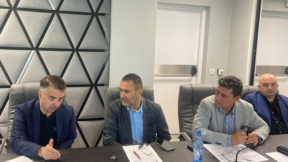 Aquaserv a reziliat contractul cu firma care „lucra” pe Corneliu Gavrilov. Operatorul caută soluţii pentru reluarea lucrărilor în regie proprie