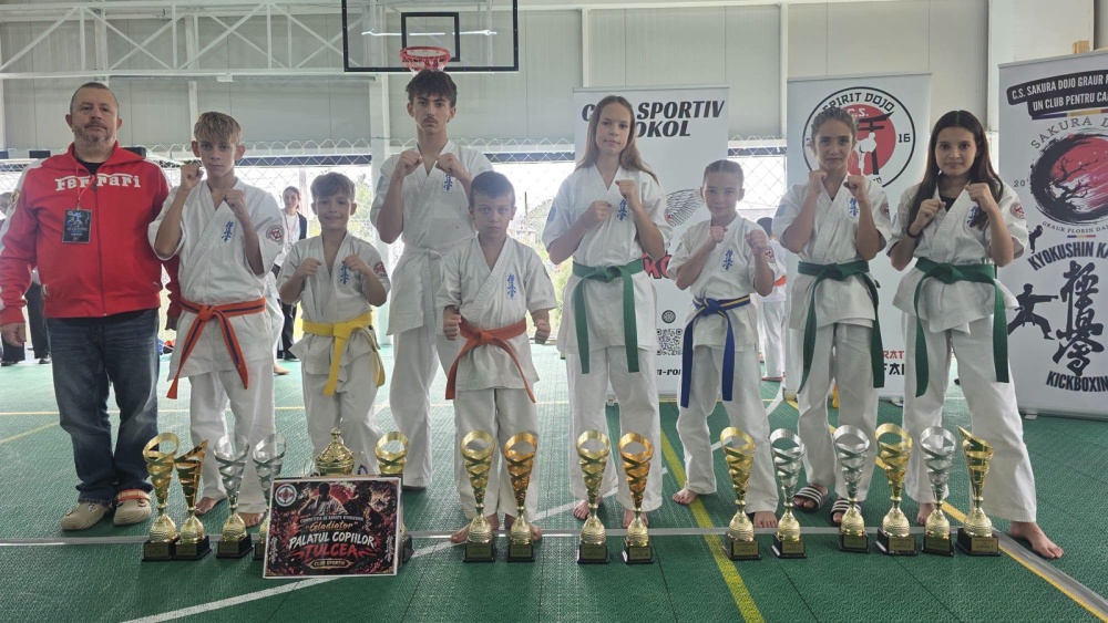 Karateka de la Palatul Copiilor Tulcea, 15 medalii la „Cupa Gladiatorul”
