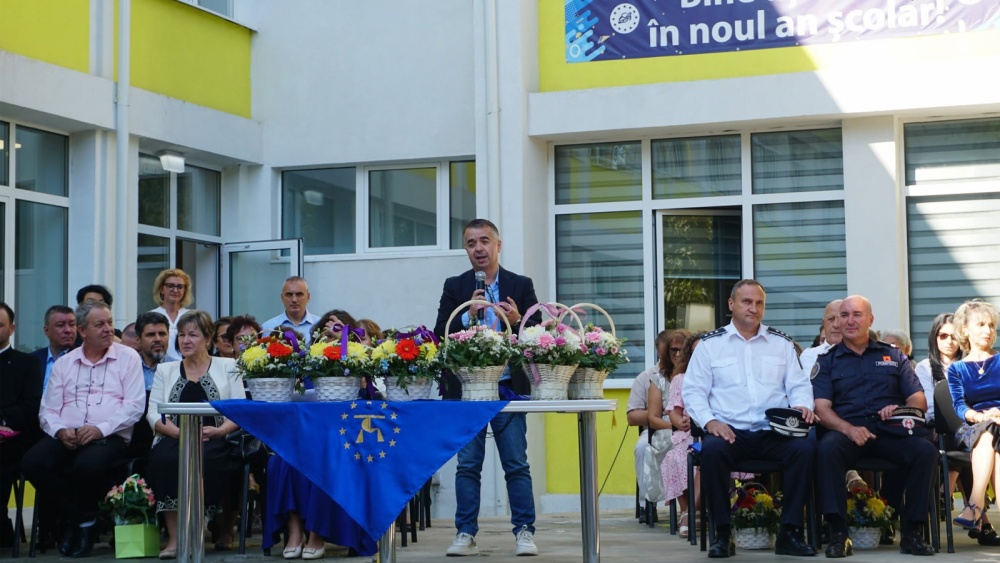 Primarul Ştefan Ilie nu dezvăluie unde va participa la deschiderea noului an şcolar: „Nu vreau să fie o atmosferă „pregătită” că vine primarul”