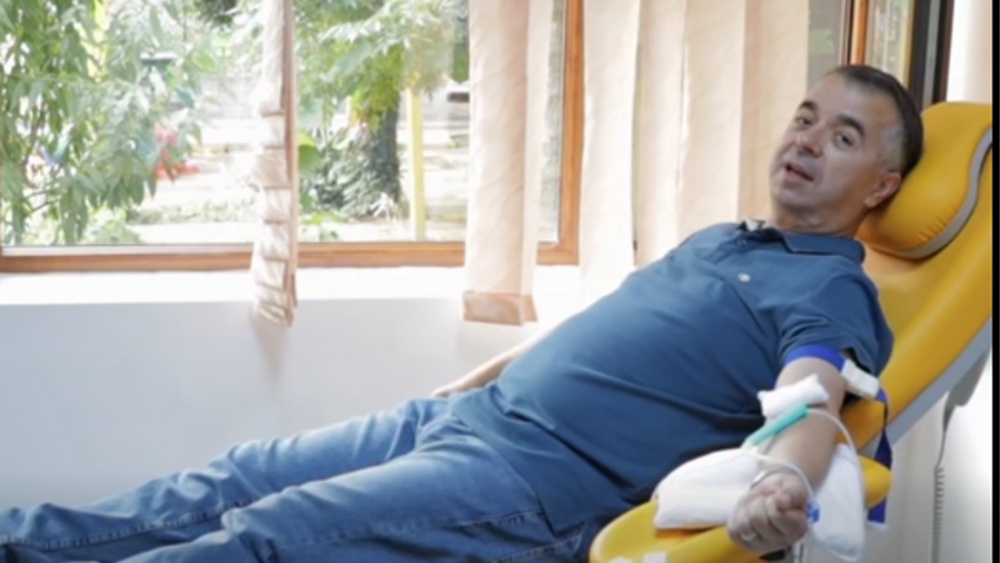 Primarul Ştefan Ilie a donat sânge şi îi îndeamnă pe tulceni să îi urmeze exemplul: „Spitalul nostru trece printr-o criză uriaşă de sânge”