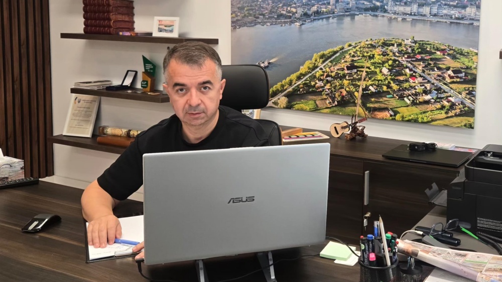 Modificări în bugetul proiectelor europene din Tulcea: Fondurile pentru locuinţele nZEB ale tinerilor, direcţionate către modernizarea transportului public nepoluant
