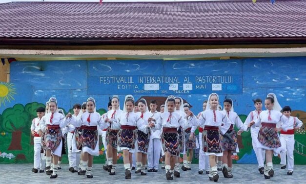 Artişti din ţară şi de peste hotare vin la Festivalul Internaţional Multietnic al Păstoritului, de la Sarighiol de Deal