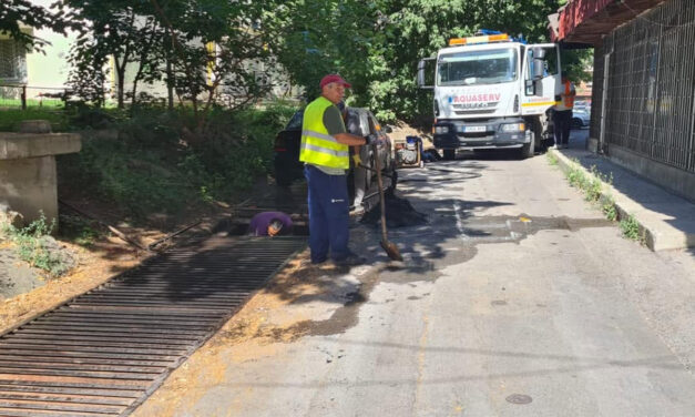 Încep lucrările de întreţinere a canalului pluvial de pe Strada Gării. Aquaserv anunţă intervenţii timp de 2-3 zile