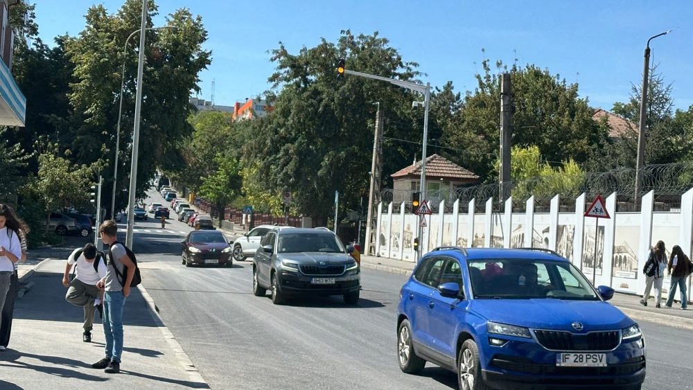 Semafoare cu inteligenţă artificială în municipiu. Noile sisteme sunt în probe pe străzile Babadag, Isaccei şi 1848