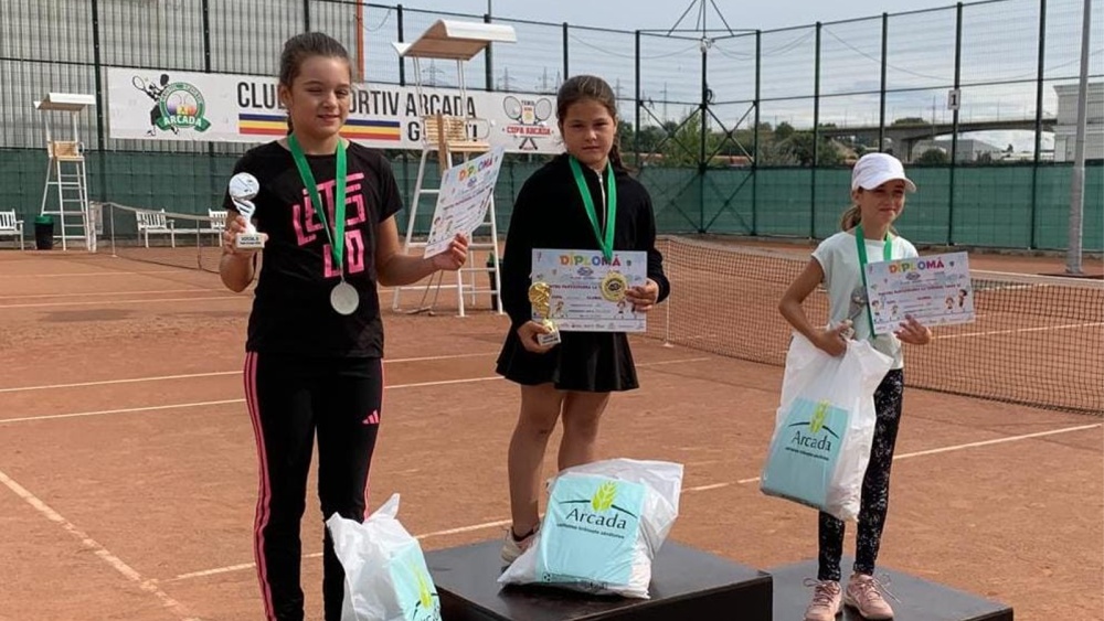 Trei medalii pentru micii tenismeni de la Le Pelican Sportif, la turneele de la Galaţi şi Constanţa