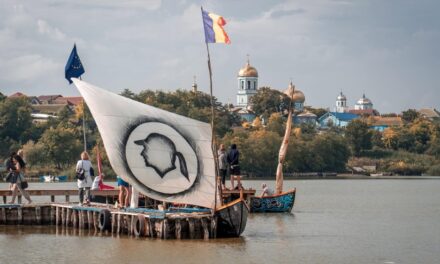 Vânt din pupa pentru tradiţie: Regatta „Nod în Papură” transformă Portul Sarichioi în capitala lotcilor cu vele