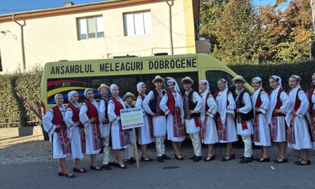 Ansamblul Folcloric „Meleaguri Dobrogene” din Frecăţei a câştigat premiul I şi Trofeul Secţiunii la Festivalul „Toamna Talentelor”