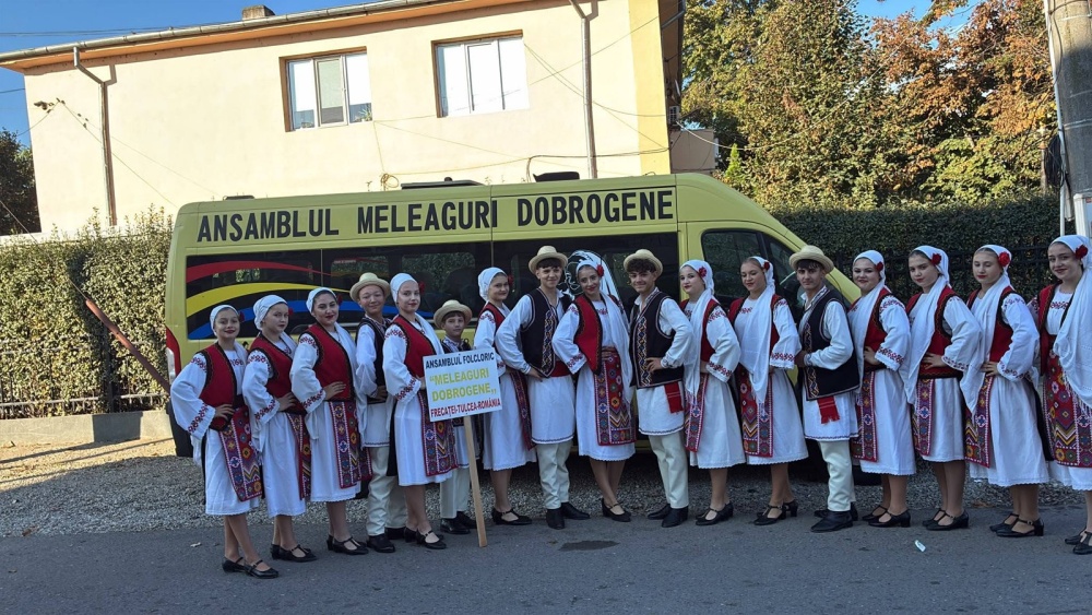 Ansamblul Folcloric „Meleaguri Dobrogene” din Frecăţei a câştigat premiul I şi Trofeul Secţiunii la Festivalul „Toamna Talentelor”