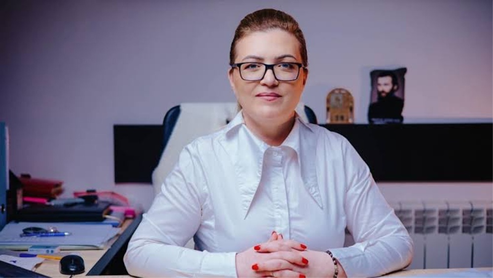 După ani de promisiuni, drumul spre unitatea militară din Baia a fost în sfârşit reparat