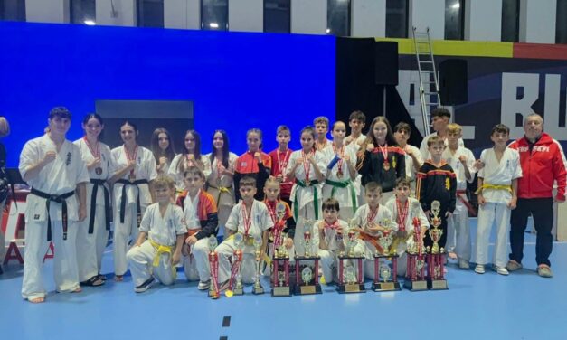 Karatiştii de la Nippon Budo Sport şi Palatul Copiilor Tulcea, 25 de medalii la „Romanian Open Cup”