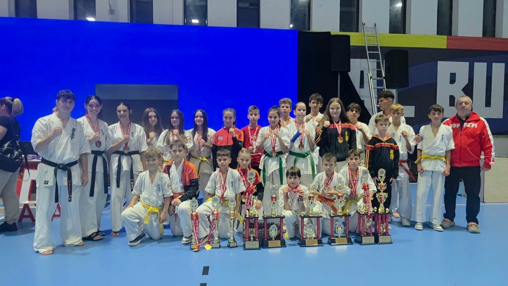 Karatiştii de la Nippon Budo Sport şi Palatul Copiilor Tulcea, 25 de medalii la „Romanian Open Cup”