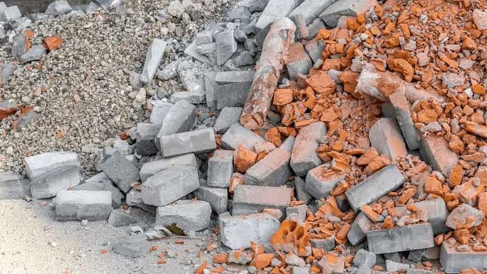 Primăria Măcin atrage atenţia asupra obligaţiilor privind gestionarea deşeurilor provenite din construcţii şi demolări