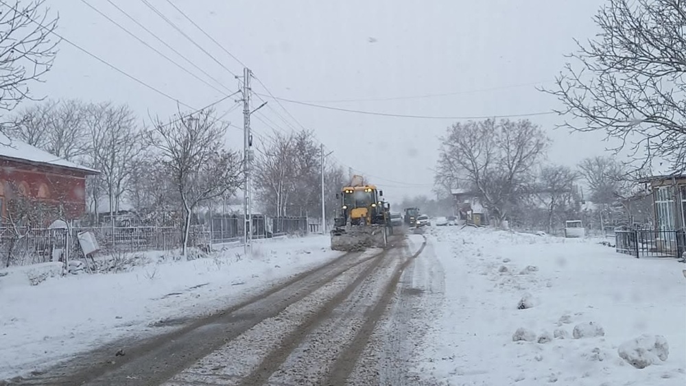 Drumurile judeţene, pregătite pentru iarna 2026 – 2027. Patru baze de deszăpezire şi intervenţii non-stop, prevăzute în planul Consiliului Judeţean Tulcea