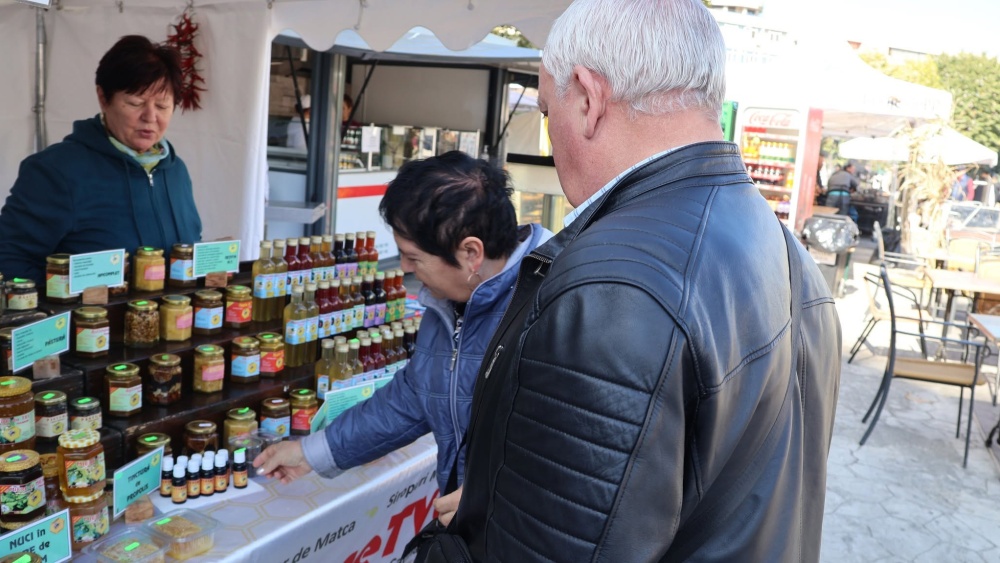 Târg de produse tradiţionale şi spectacole muzicale, în acest weekend, în Piaţa Civică din municipiu   